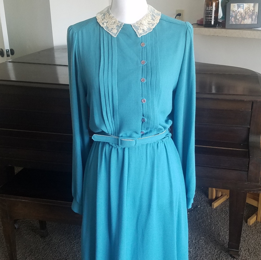 ‼️3 for $12‼️Vintage Long Sleeve Dress with Belt